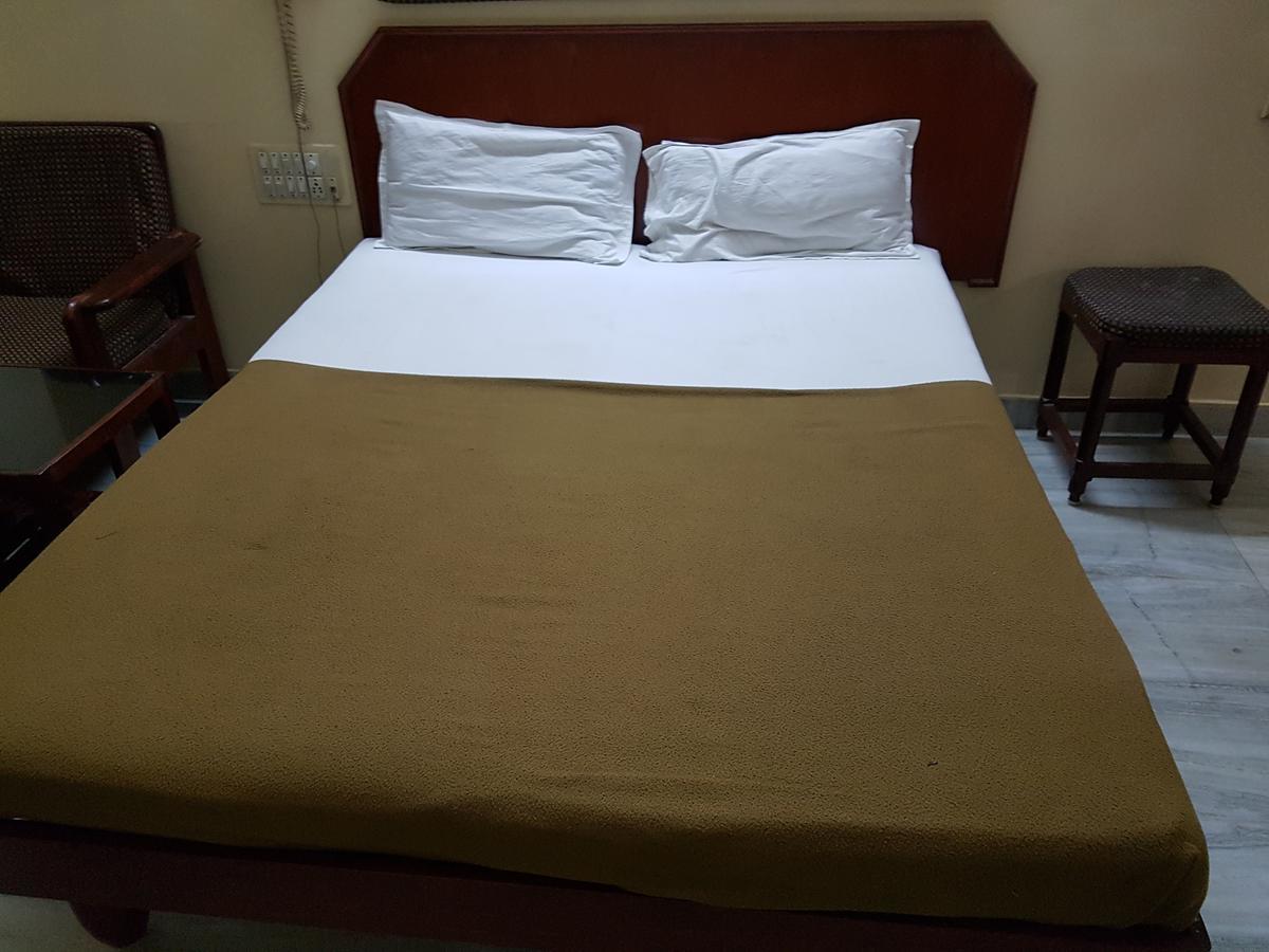 Sri Sai Residency Hotel Tirupati Eksteriør billede