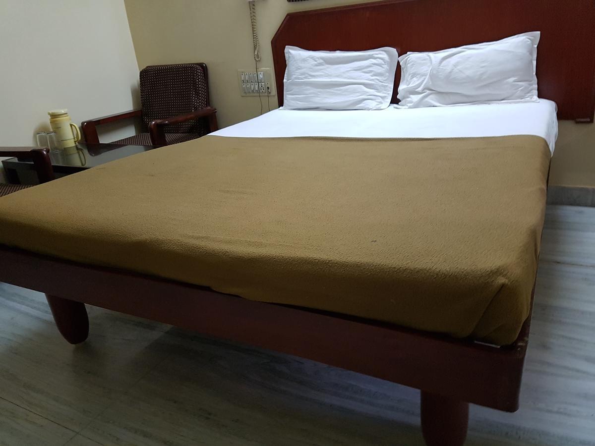 Sri Sai Residency Hotel Tirupati Eksteriør billede