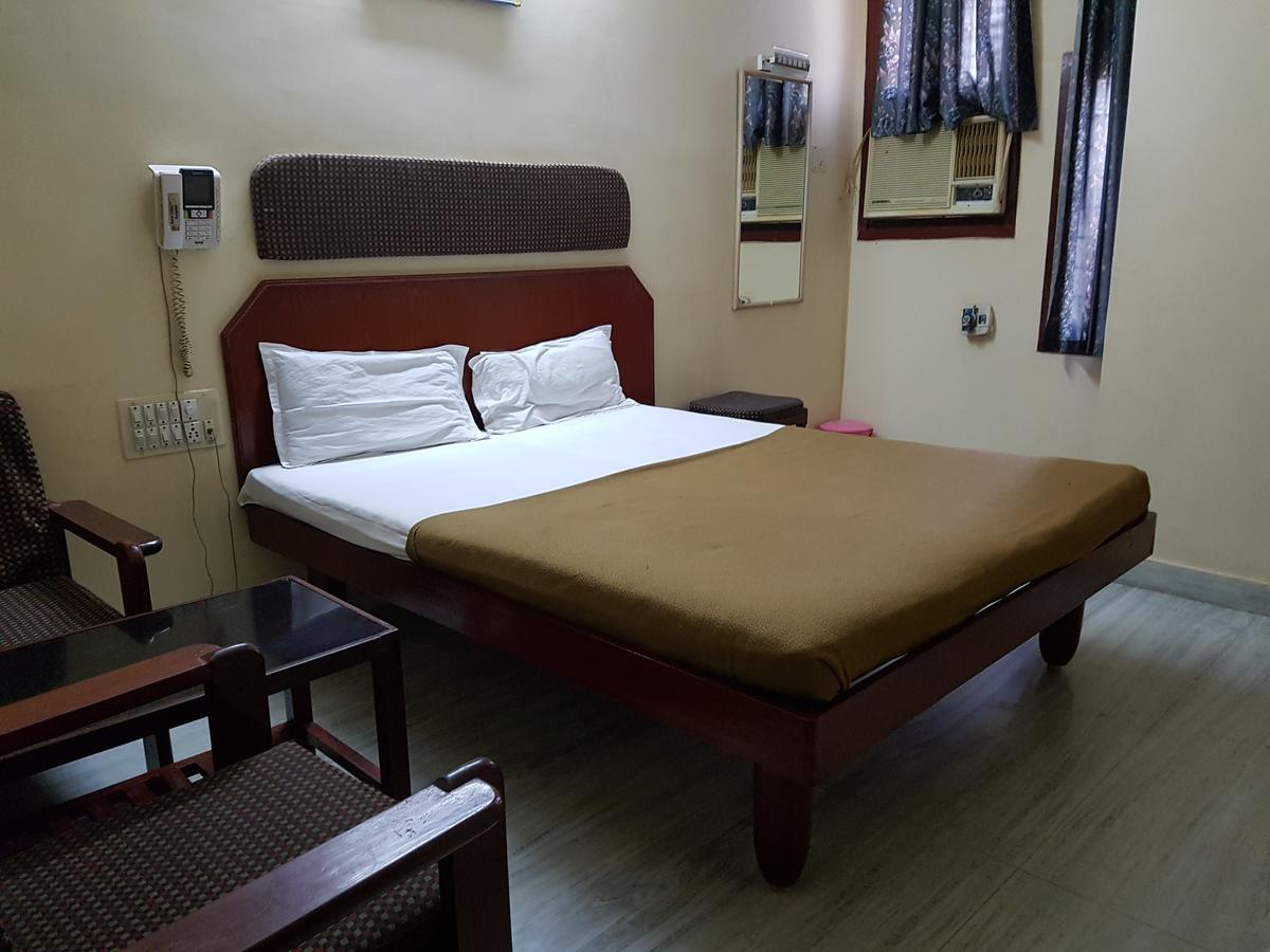 Sri Sai Residency Hotel Tirupati Eksteriør billede