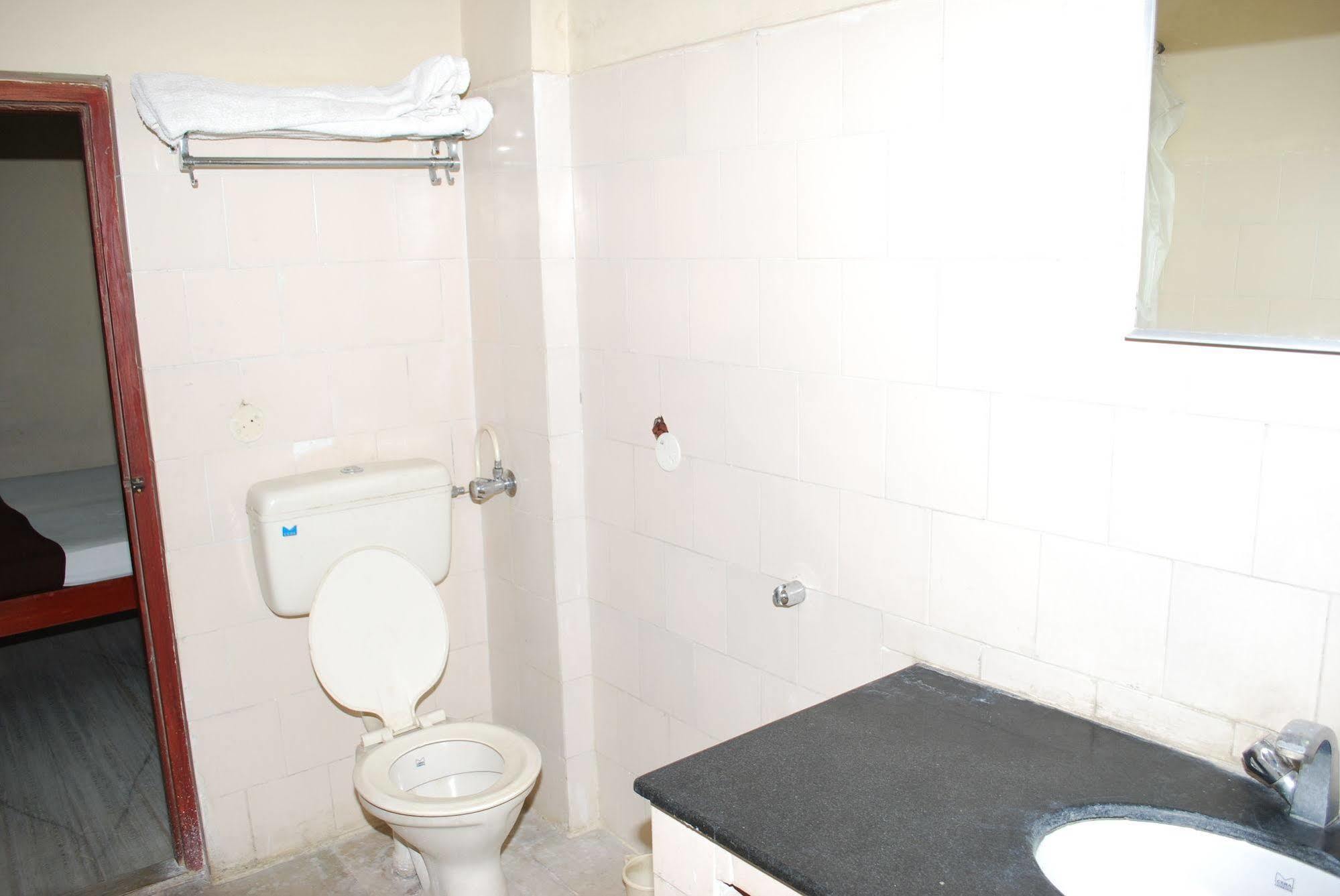 Sri Sai Residency Hotel Tirupati Eksteriør billede