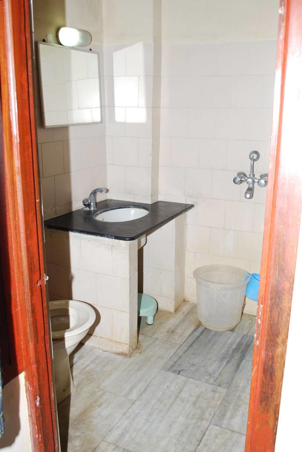 Sri Sai Residency Hotel Tirupati Eksteriør billede